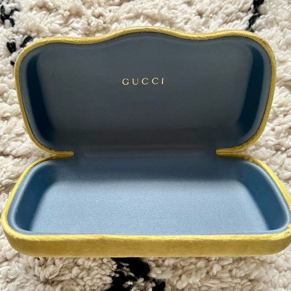 Gucci Women's Black Sunglasses - Picture 6 of 6